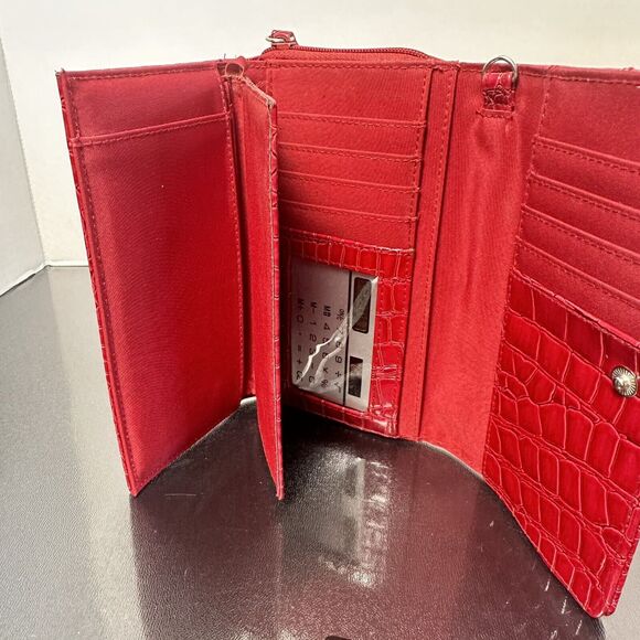 Women's Red Faux Crocodile Leather Glossy Tri-Fold Wallet/Bill Fold Card Holder - Picture 8 of 10